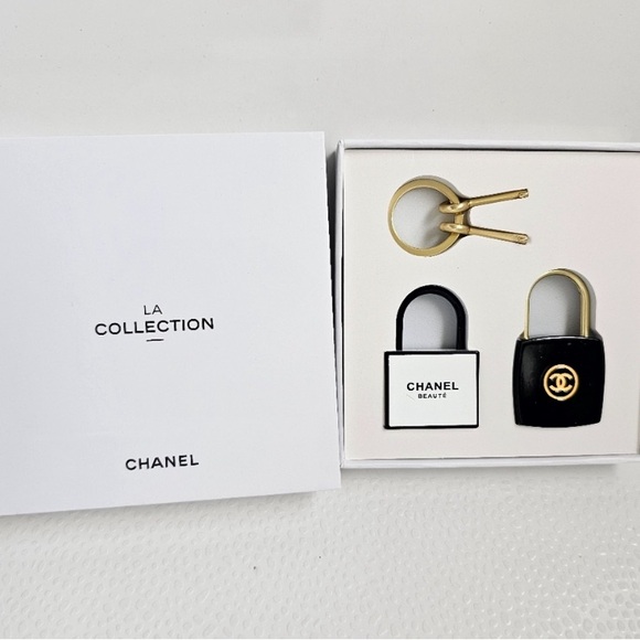 CHANEL La Collection White and black finish Elegant Accessory - Picture 2 of 10
